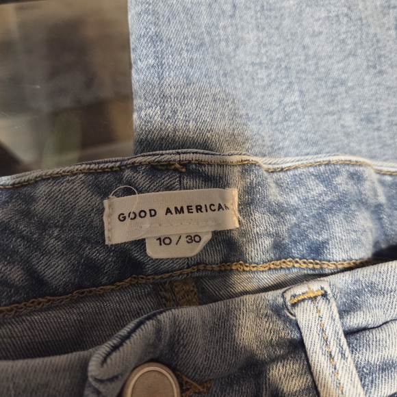 Good American Light Wash Skinny Jeans - Picture 2 of 8